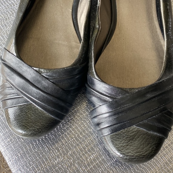 Kenneth Cole Reaction flats 9 - Picture 3 of 6